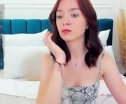 ollyvirg is a 20 year old female webcam sex model.