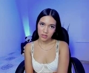 carolina_smitth is a 18 year old female webcam sex model.