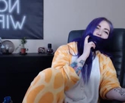 raaaaaaawr is a 21 year old female webcam sex model.