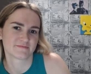 pineapple__mood is a 26 year old female webcam sex model.