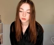 rowenahallman is a 18 year old female webcam sex model.