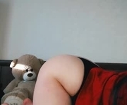 isabel_swani is a 20 year old female webcam sex model.