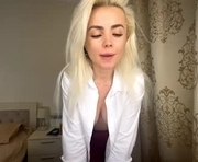 selenavoss is a 21 year old female webcam sex model.