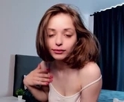 earlenebigge is a 18 year old female webcam sex model.