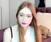 calling_mia___ is a 18 year old female webcam sex model.