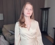 x_custard_x is a 18 year old female webcam sex model.