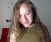 skarpio17 is a 19 year old female webcam sex model.