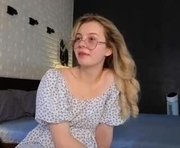 ellizabetta is a 18 year old female webcam sex model.