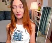 _foxy_paw_ is a 21 year old female webcam sex model.