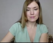 ahtena is a 36 year old female webcam sex model.