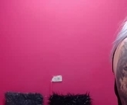 estrella_hanks_ is a 30 year old female webcam sex model.