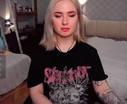 shyfoxxxy is a 20 year old female webcam sex model.