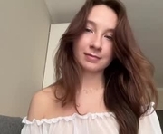 saintaly is a 19 year old female webcam sex model.