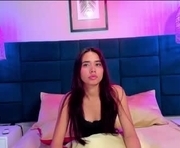 issie_cute is a 18 year old female webcam sex model.