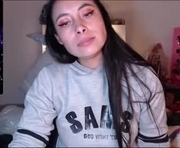 salomefox2 is a 25 year old female webcam sex model.