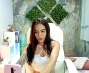 samii_live is a 18 year old female webcam sex model.