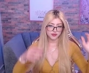 kitty_fox_b is a  year old female webcam sex model.