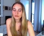 cassielovers_ is a 21 year old female webcam sex model.