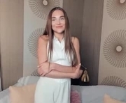 singing_bird is a 18 year old female webcam sex model.