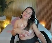 nahia_13 is a  year old female webcam sex model.