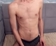 savaklakes is a 19 year old male webcam sex model.