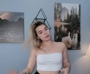 brokenclock_righttwiceaday is a 18 year old female webcam sex model.