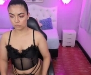 miah_00 is a 19 year old female webcam sex model.