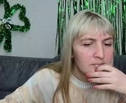 milanacraids is a 34 year old female webcam sex model.