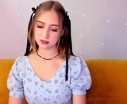 leiawow is a  year old female webcam sex model.