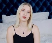 lililinn is a 21 year old female webcam sex model.