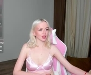 blondesoulmate is a 20 year old female webcam sex model.