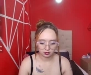 liaroberts1 is a 20 year old female webcam sex model.