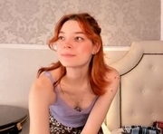 philippabrainard is a 18 year old female webcam sex model.