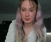 _kateline_ is a  year old female webcam sex model.