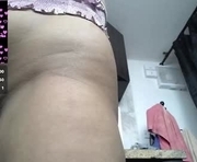 iniyalaboni is a 19 year old female webcam sex model.