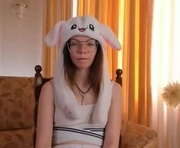 eldaacey is a 18 year old female webcam sex model.