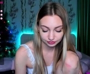 annie69kiss is a 19 year old female webcam sex model.