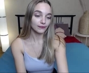 minimaia is a 19 year old female webcam sex model.