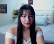 marin32_h is a  year old female webcam sex model.