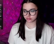 cherryy1bb is a 18 year old female webcam sex model.