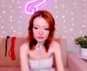 ari_lavellan is a 18 year old female webcam sex model.