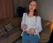 liliandaniels is a 18 year old female webcam sex model.