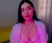 minasoul is a 18 year old female webcam sex model.