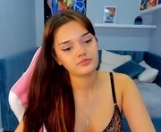 _skylilly is a 18 year old female webcam sex model.