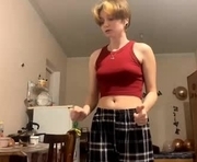 silverdodd is a 18 year old female webcam sex model.