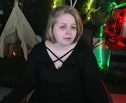 sladadeew is a 25 year old female webcam sex model.