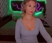 svetafreman is a 35 year old female webcam sex model.