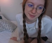 fire_luna is a 19 year old female webcam sex model.