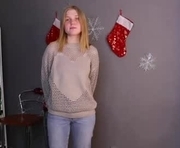 gayfarwell is a 18 year old female webcam sex model.