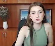 _rapunzel_bb is a 18 year old female webcam sex model.